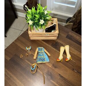 Monster High G3 Doll Cleo de‎ Nile Gold Teal Egyptian Outfit